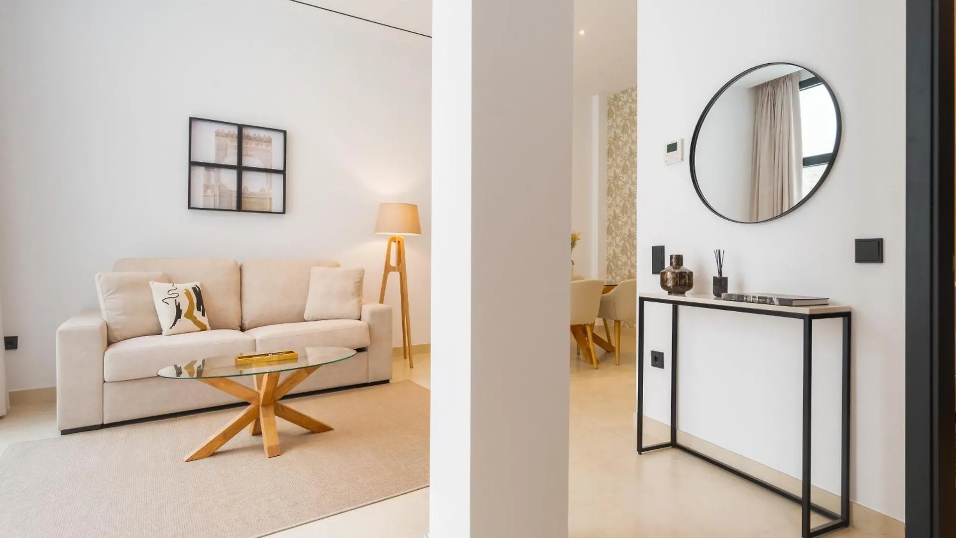 New Design Apartment - Private Patio - Gallos 2 Sewilla